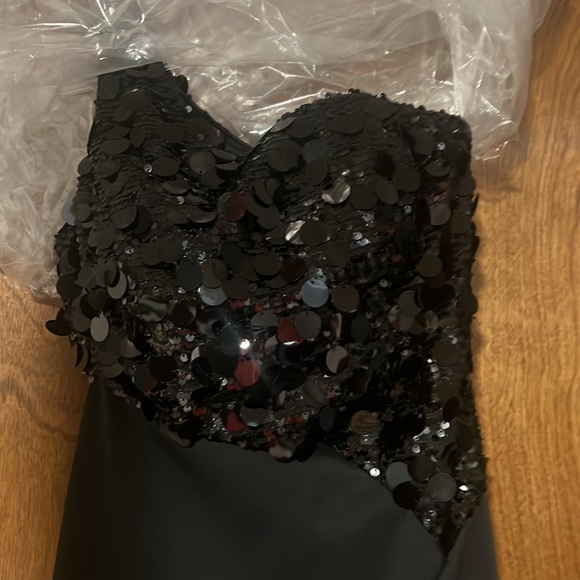 Black Ava Presley prom dress adult women’s size 2 - Picture 6 of 6